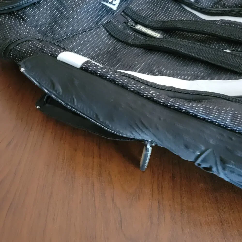 Louisville Slugger WTL9702 Black White Select Stick Pack Bat Pack Backpack